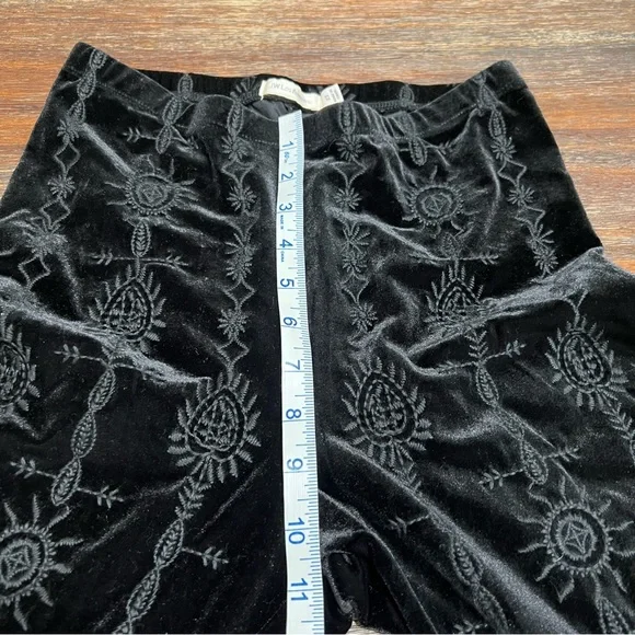 Johnny Was Althea Stretch Tonal Embroidered Velvet Legging Black XS - Picture 9 of 16